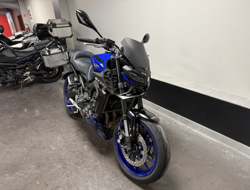 YAMAHA MT-09