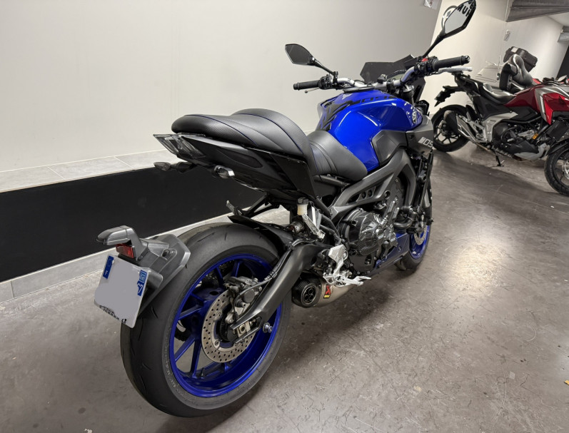 YAMAHA MT-09