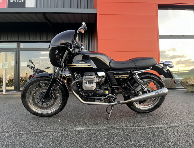 MOTO GUZZI V7