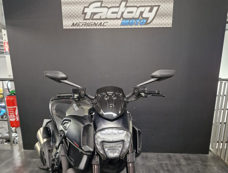 DUCATI DIAVEL CARBON