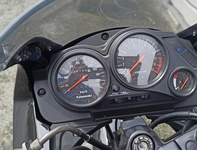 KAWASAKI GPZ 500 S