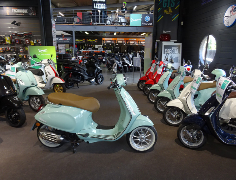VESPA PRIMAVERA 125 verde relax