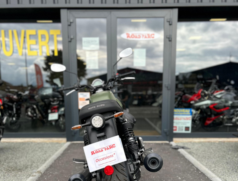 MOTO GUZZI V7 STONE VERDE