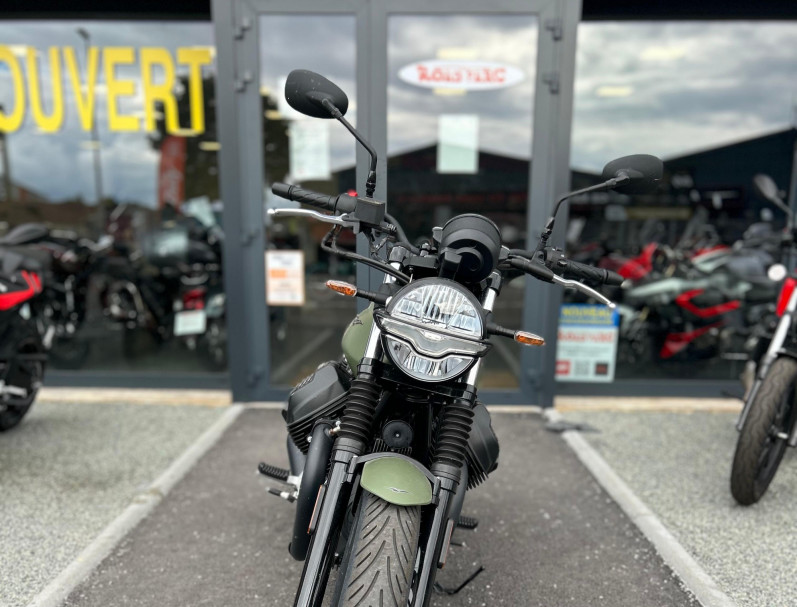 MOTO GUZZI V7 STONE VERDE