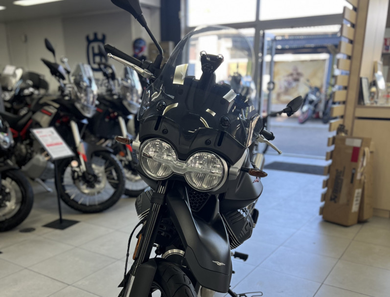 MOTO GUZZI V85 STRADA