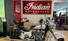 INDIAN CHIEF 1811 CLASSIC PEARL WHITE
