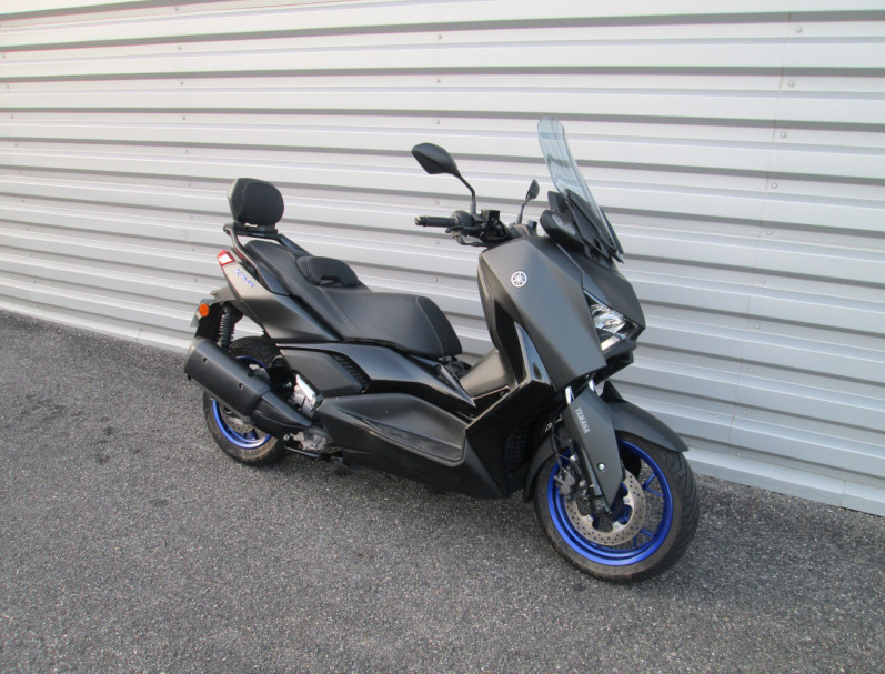 YAMAHA XMAX 300