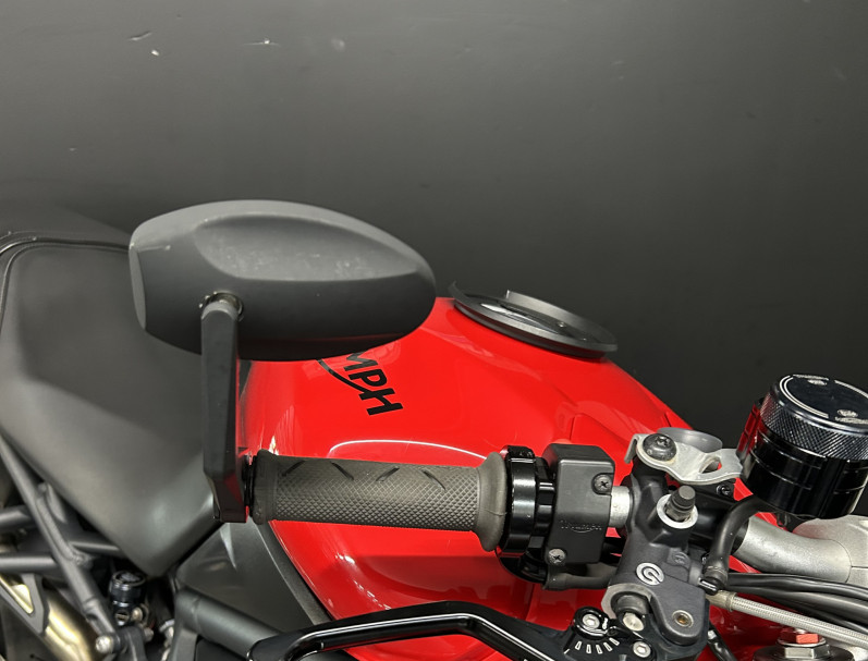 TRIUMPH SPEED TRIPLE 1050