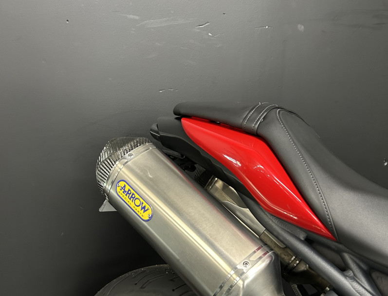 TRIUMPH SPEED TRIPLE 1050