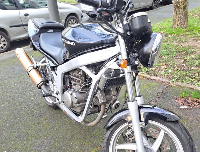 HYOSUNG COMET GT 125