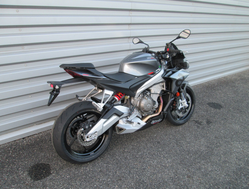 APRILIA TUONO 660
