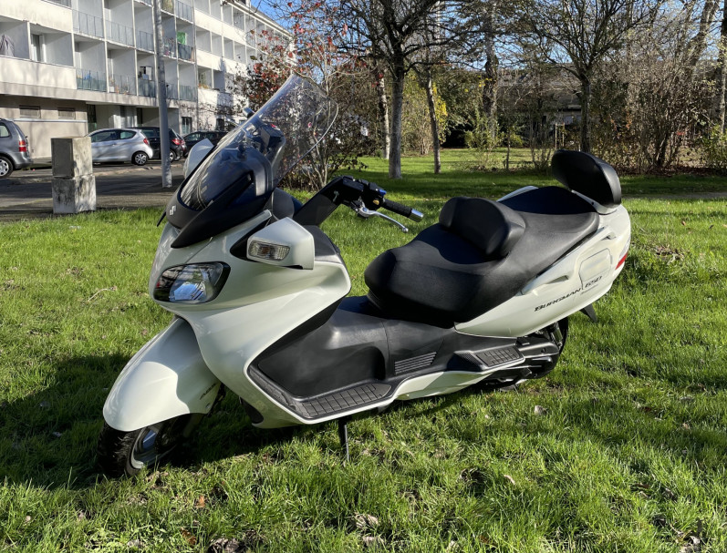  SUZUKI BURGMAN 650 EXECUTIVE ABS – Financement possible de 12 à 60 mois !