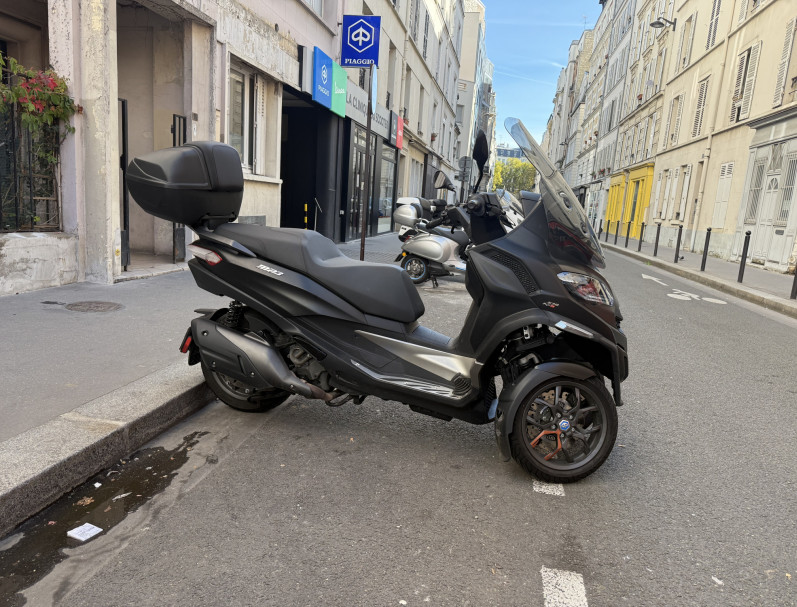 PIAGGIO MP3 530 CC HPE EXCLUSIVE GARANTIE 36 MOIS NOIR MAT TRES BON ETAT CRIT
