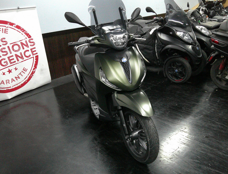 PIAGGIO BEVERLY 300 HPE 2024 10300KM