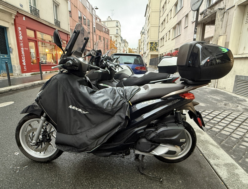 PIAGGIO MEDLEY 125 CC GARANTIE 12 MOIS NOIR BRILLANT BON ETAT CRIT