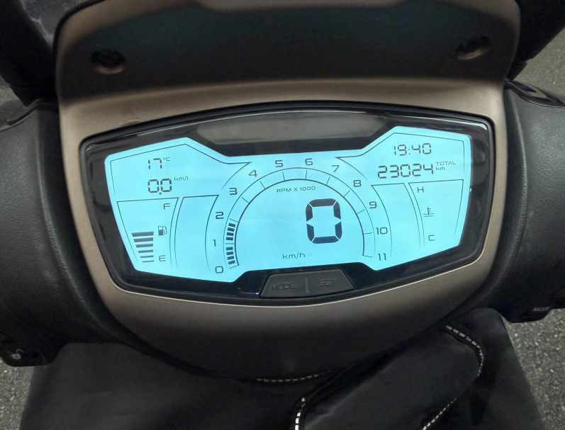 PIAGGIO MEDLEY 125 CC GARANTIE 12 MOIS NOIR BRILLANT BON ETAT CRIT