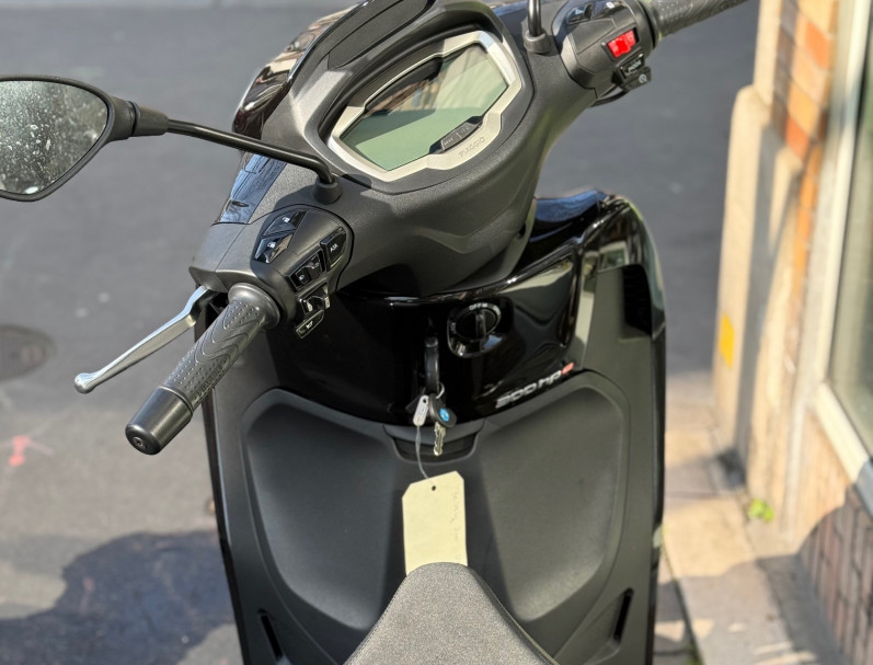 PIAGGIO BEVERLY 300 NEUF GARANTIE 5 ANS LIVRAISON POSSIBLE