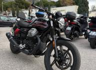 MOTO GUZZI V7 STONE SPECIAL EDITION 2900 KMS COMME NEUVE