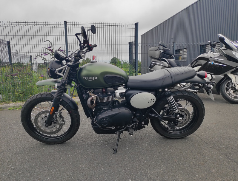 TRIUMPH STREET SCRAMBLER  900