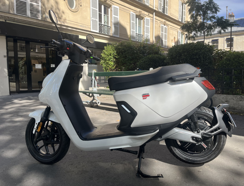 NIU 50 MQI GT BLANC - DESTOCKAGE NEUF