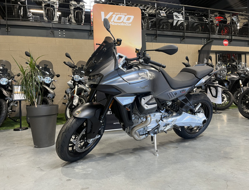 MOTO GUZZI V100  MANDELLO carte grise offerte 