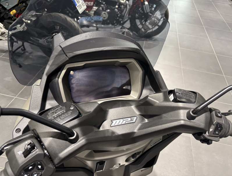 PIAGGIO MP3 530 HPE / Garantie 