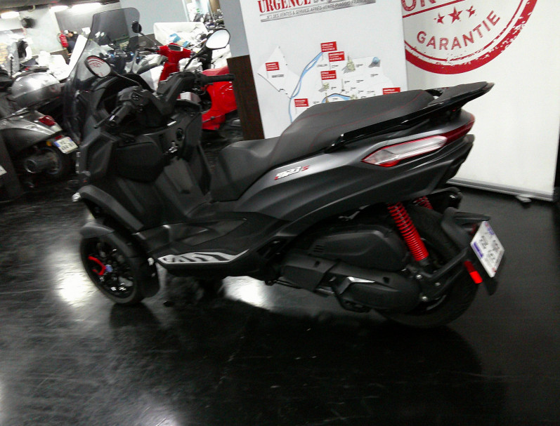 PIAGGIO MP3 400 HPE 2023 25900KM