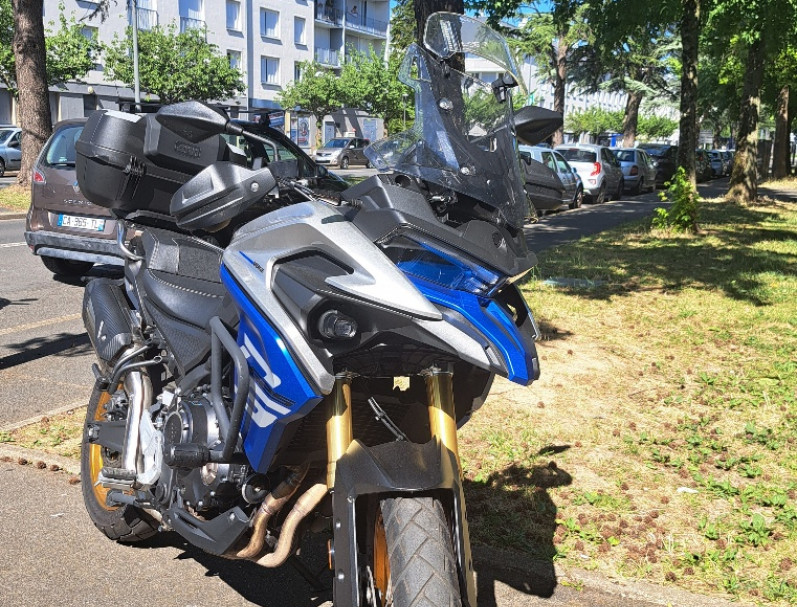 VOGE 525 DSX COMME NEUVE + Top case