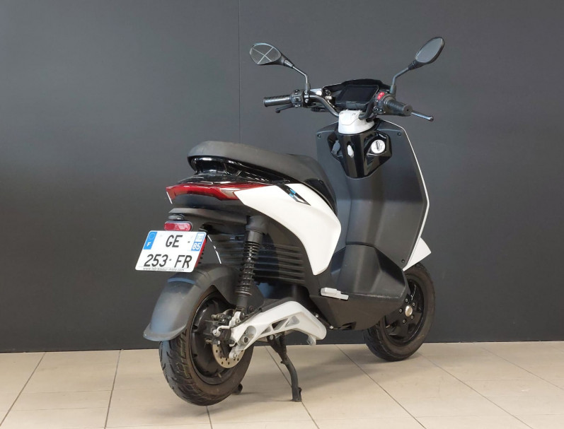 PIAGGIO one Electrique