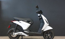 PIAGGIO one Electrique
