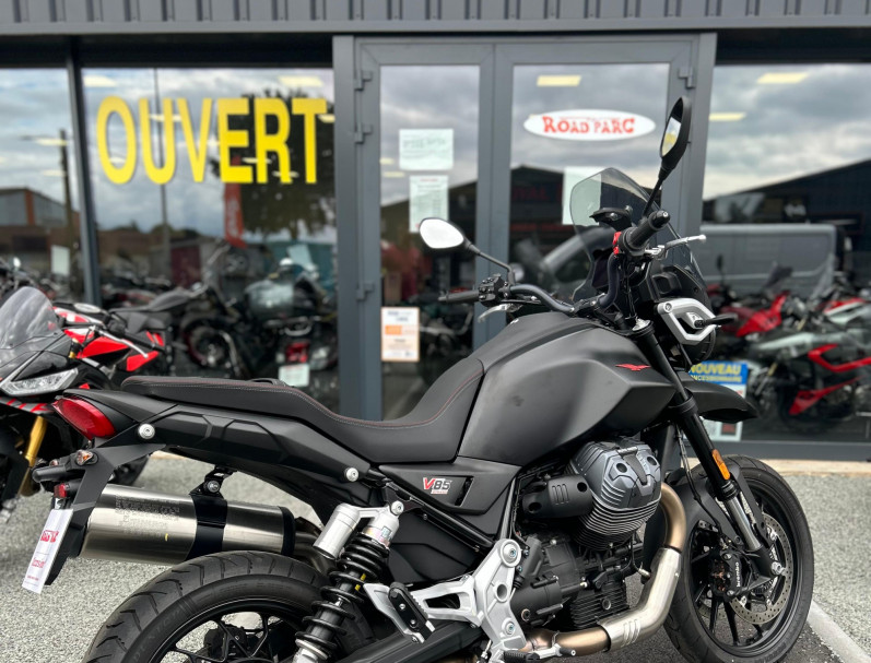 MOTO GUZZI V85 STRADA NERO