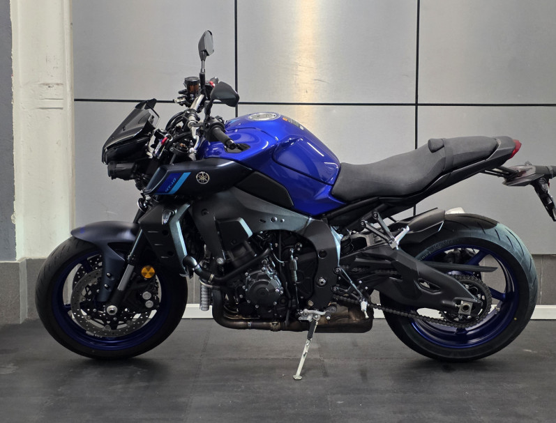 YAMAHA MT-10