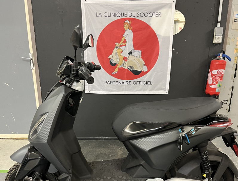 PIAGGIO 1 Electrique GARANTIE 24 MOIS GRIS MAT BON ETAT CRIT