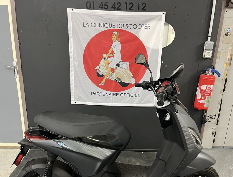 PIAGGIO 1 Electrique GARANTIE 24 MOIS GRIS MAT BON ETAT CRIT