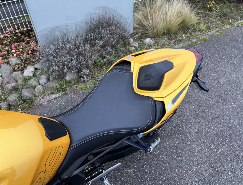 TRIUMPH STREET TRIPLE 765 RS