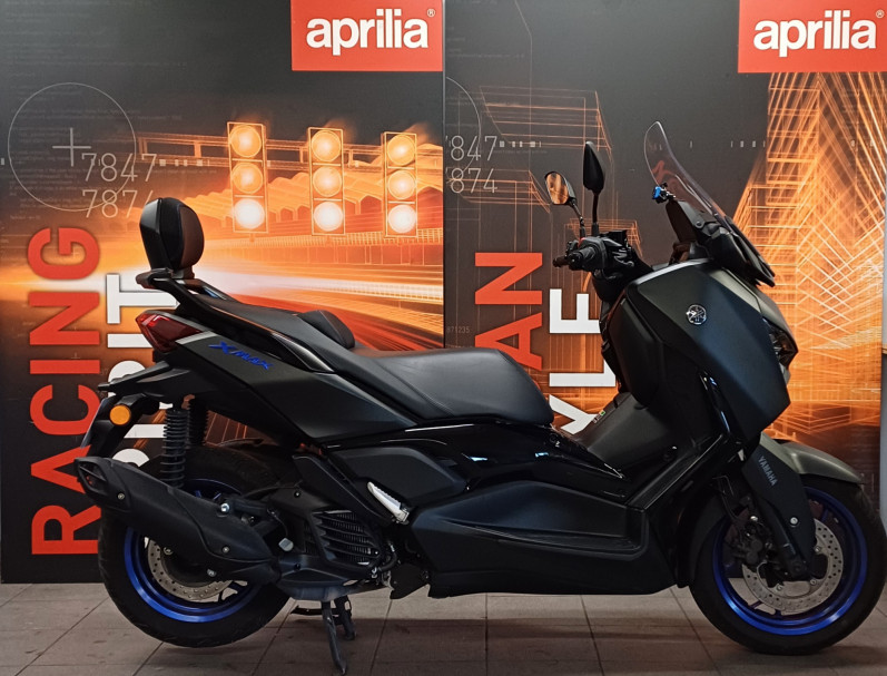YAMAHA X-MAX 125