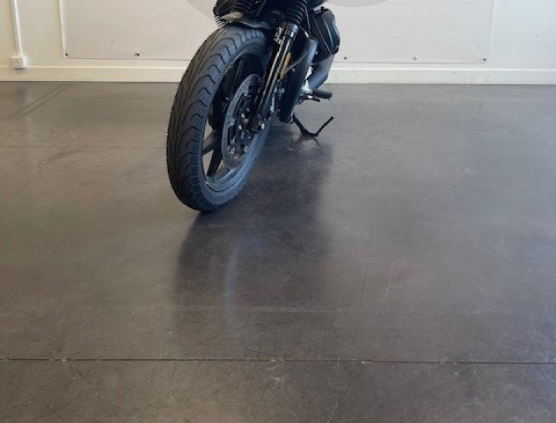 MOTO GUZZI V7 STONE