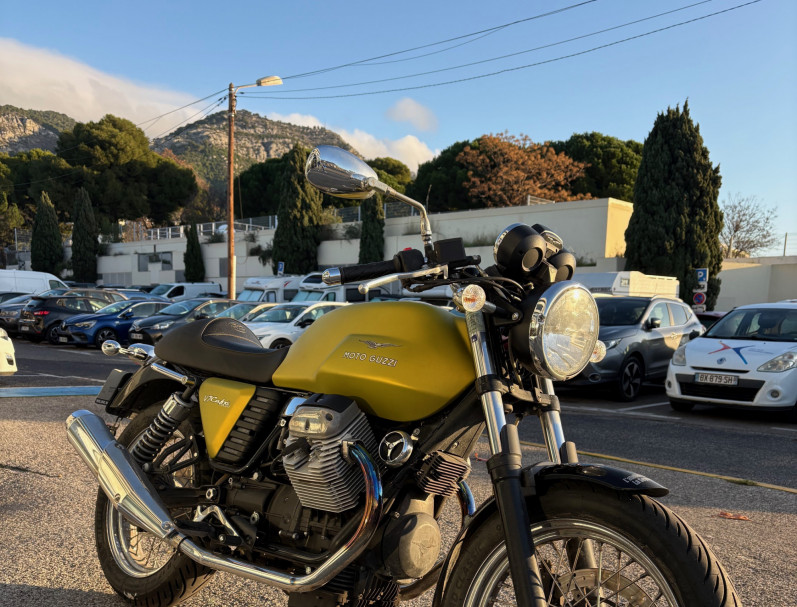 MOTO GUZZI V7 750 CAFE CLASSIC 1ere main 21450 kms garantie 1 an