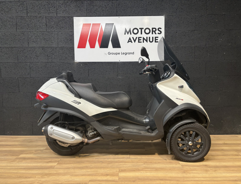 PIAGGIO MP3 300 IE