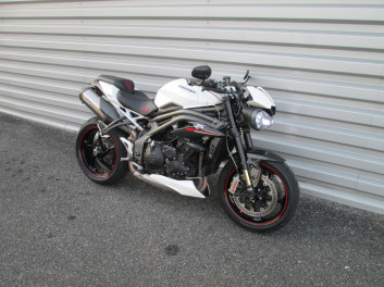TRIUMPH SPEED TRIPLE 1050 RS