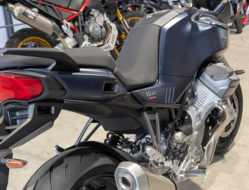 MOTO GUZZI V100  MANDELLO SUPERBE