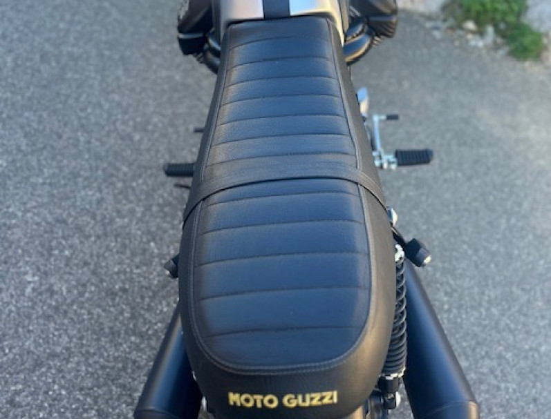 MOTO GUZZI V9 BOBBER