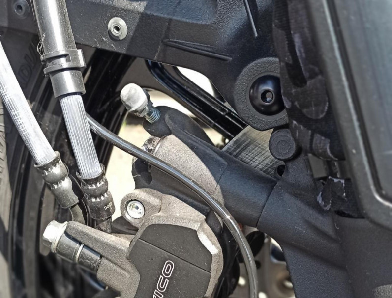 SUZUKI DL 1050 V STROM DARK RALLY N°6/11