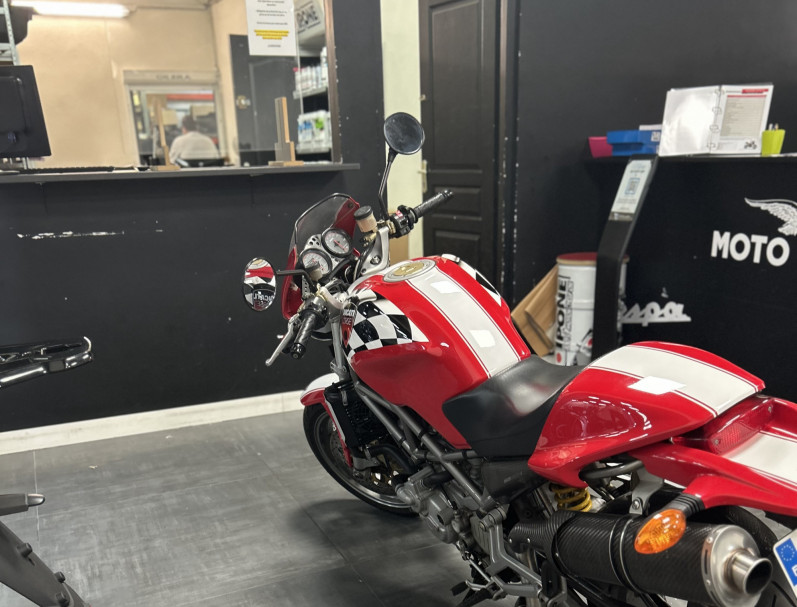 DUCATI Monster 916 S4