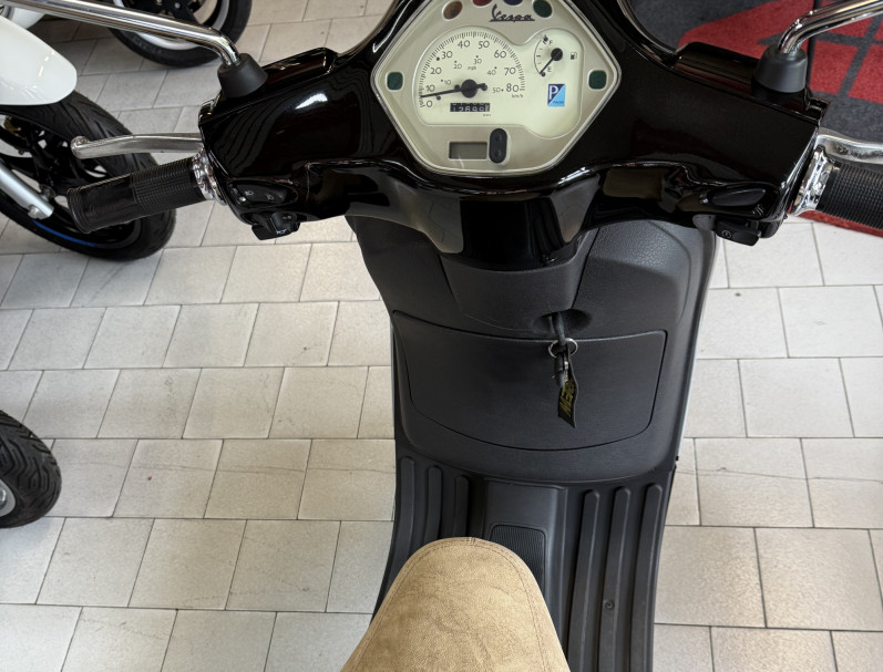 PIAGGIO vespa ET2