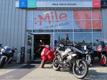 APRILIA TUONO 125 - OCCASION 0KM - Garantie 12/2026