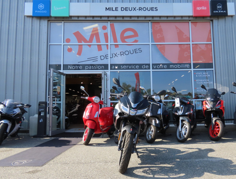 APRILIA TUONO 125 - OCCASION 0KM - Garantie 12/2026