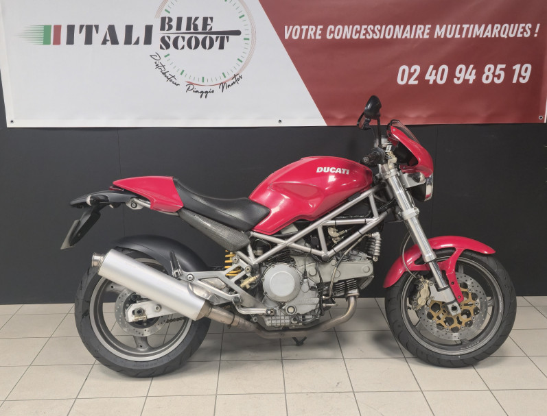 DUCATI 900 MONSTER