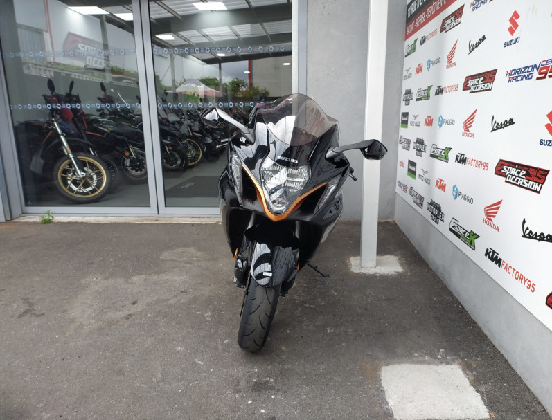 SUZUKI GSX-R 1300 HAYABUSA