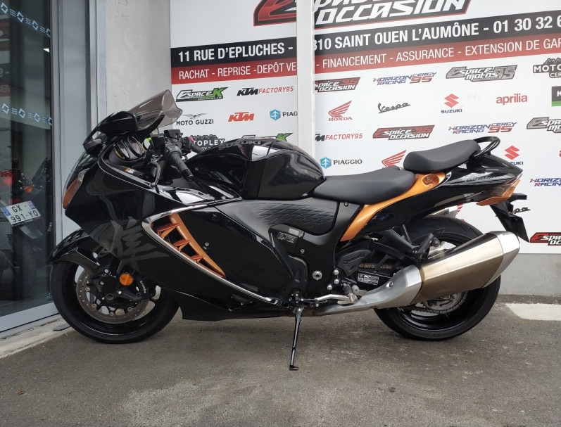 SUZUKI GSX-R 1300 HAYABUSA